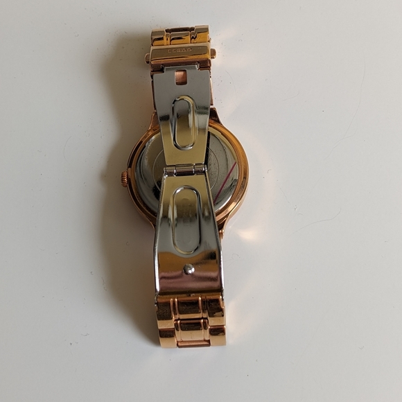 Guess Ladies Stainless Steel Watch Rose Gold - Picture 6 of 9